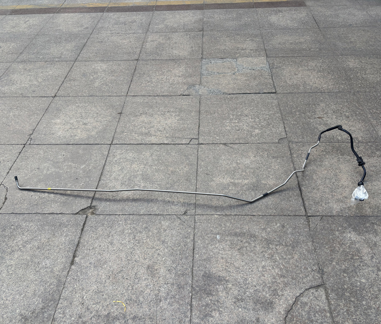 碳罐电磁阀带管 8890872752